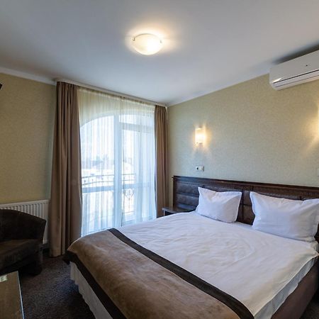 Avalon Palace Tarnopol Zewnętrze zdjęcie