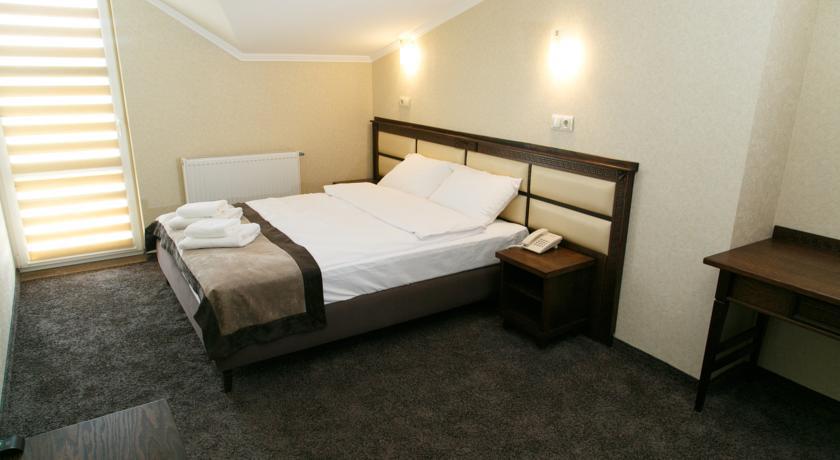 Avalon Palace Tarnopol Zewnętrze zdjęcie