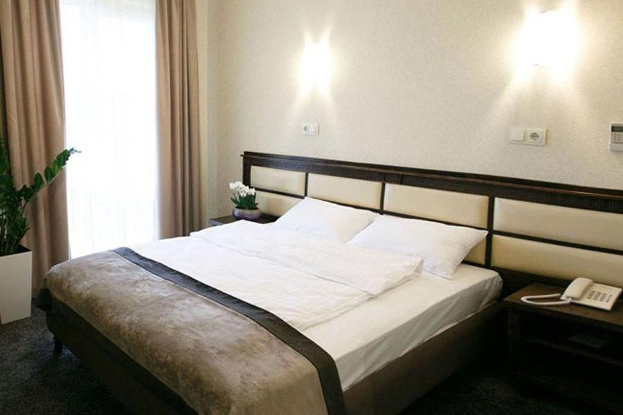 Avalon Palace Tarnopol Zewnętrze zdjęcie