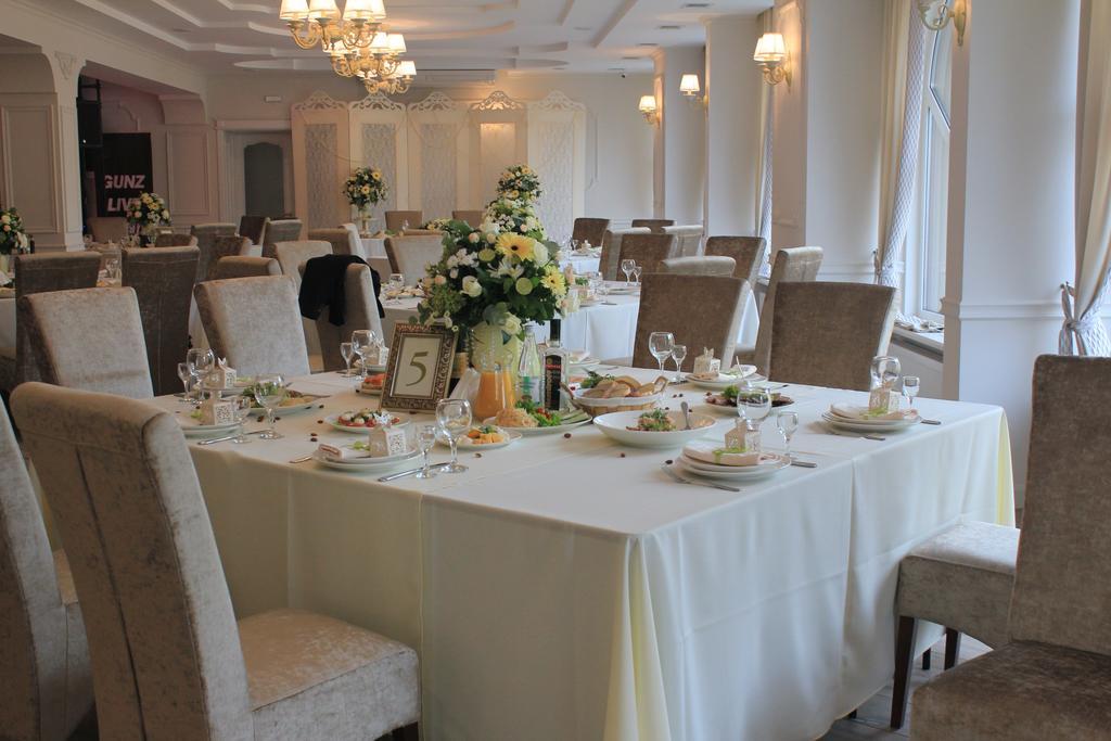 Avalon Palace Tarnopol Zewnętrze zdjęcie