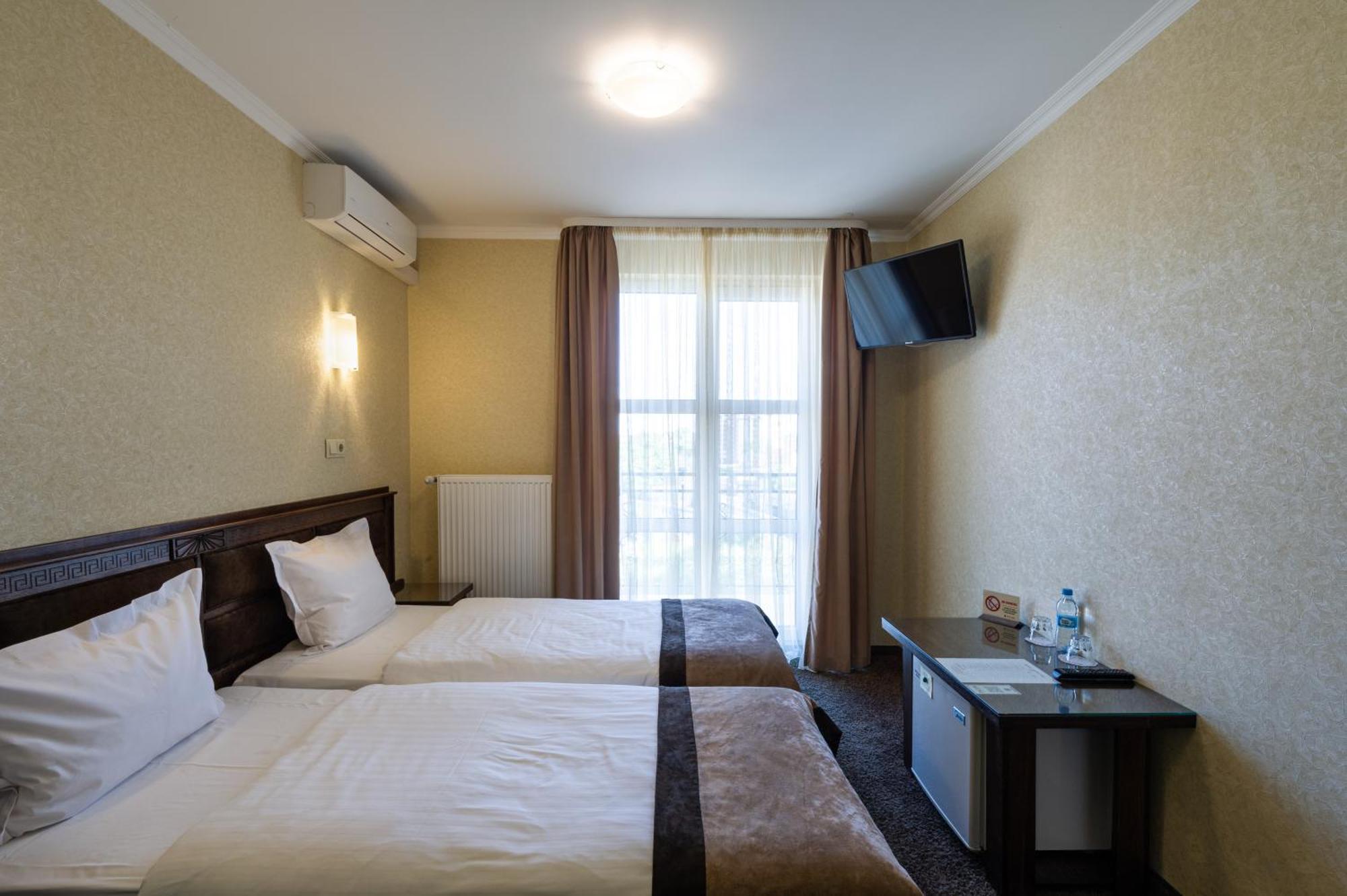Avalon Palace Tarnopol Zewnętrze zdjęcie