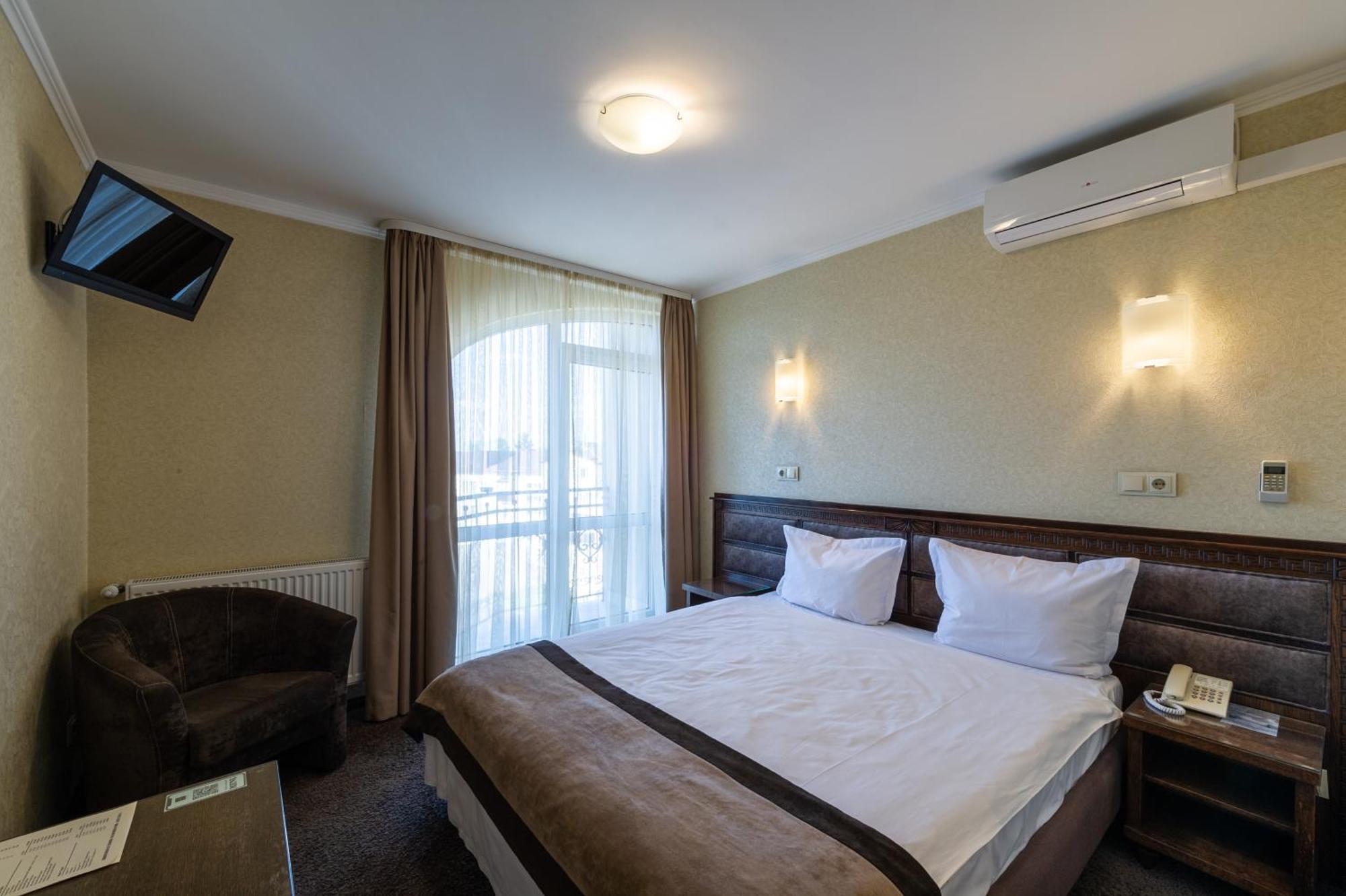 Avalon Palace Tarnopol Zewnętrze zdjęcie