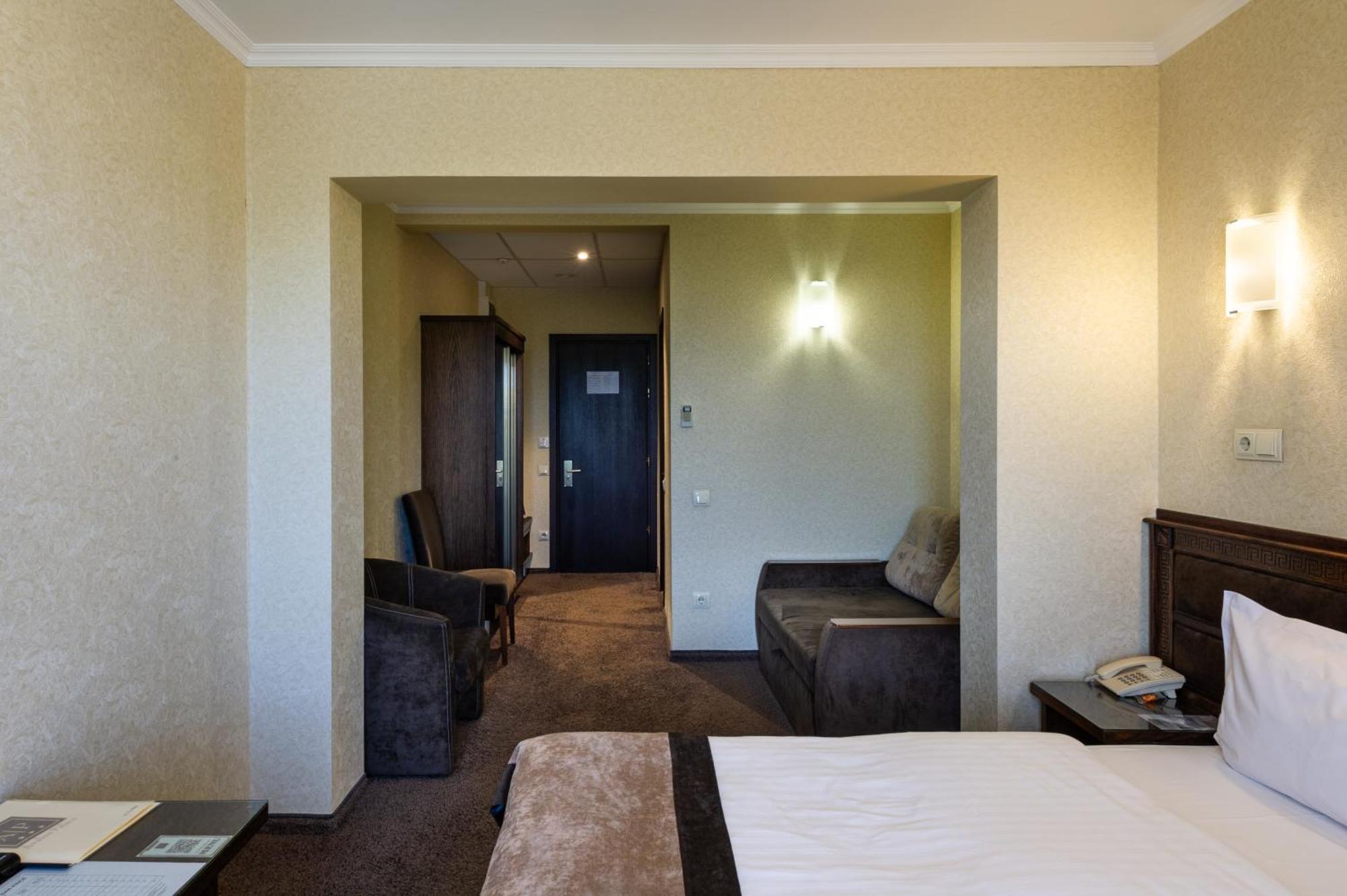 Avalon Palace Tarnopol Zewnętrze zdjęcie
