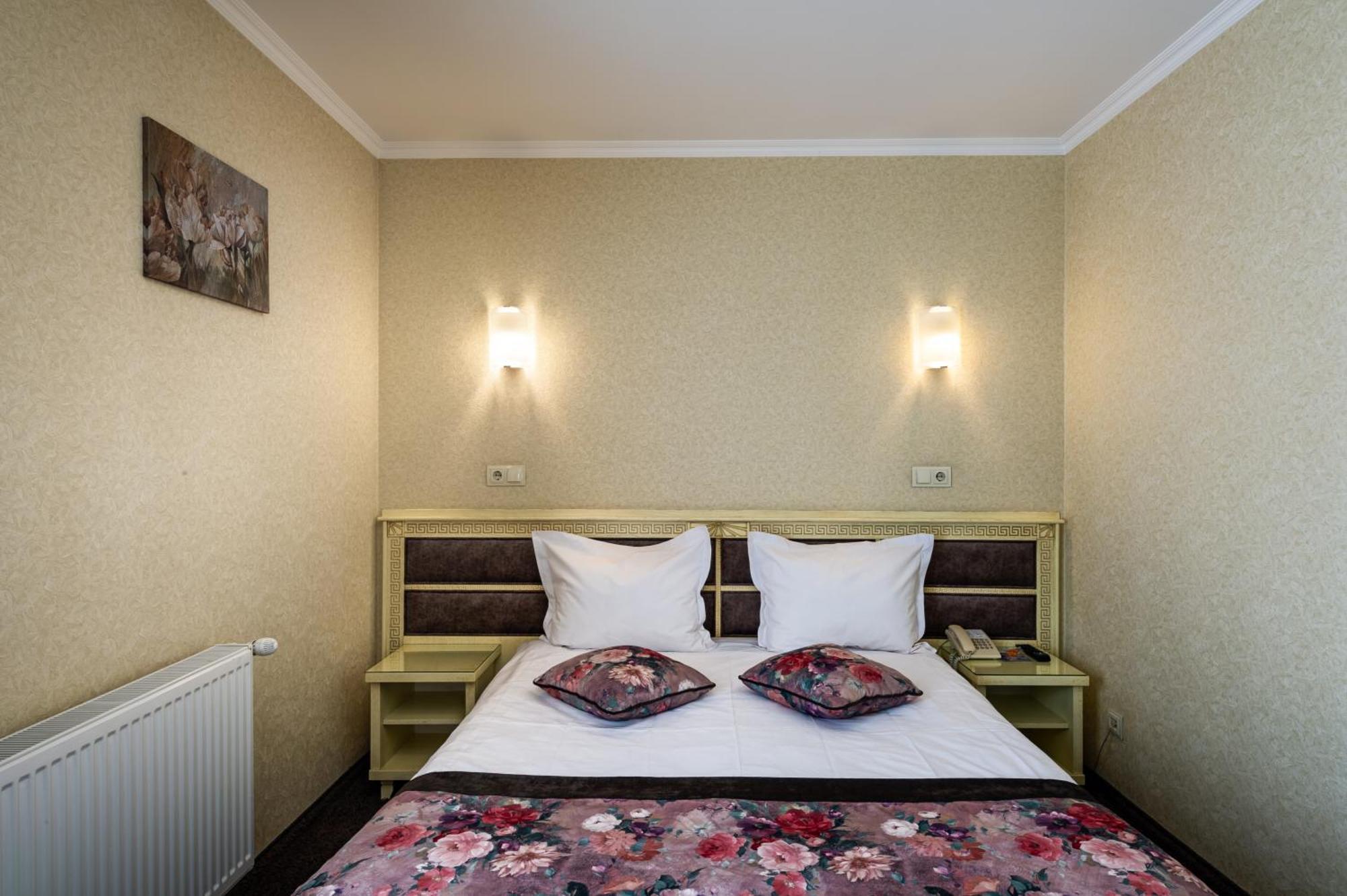 Avalon Palace Tarnopol Zewnętrze zdjęcie