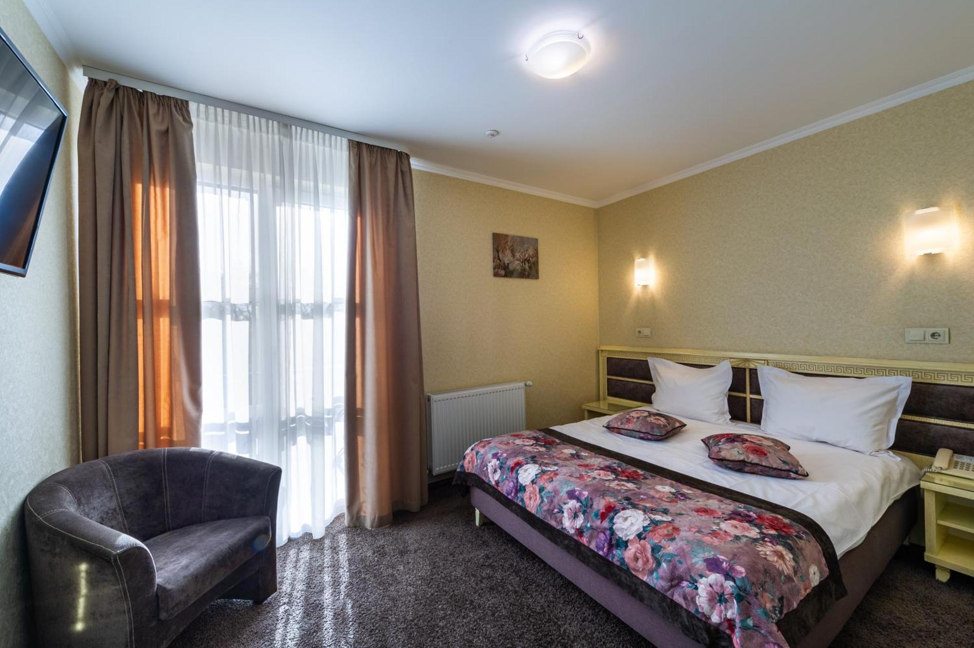 Avalon Palace Tarnopol Zewnętrze zdjęcie