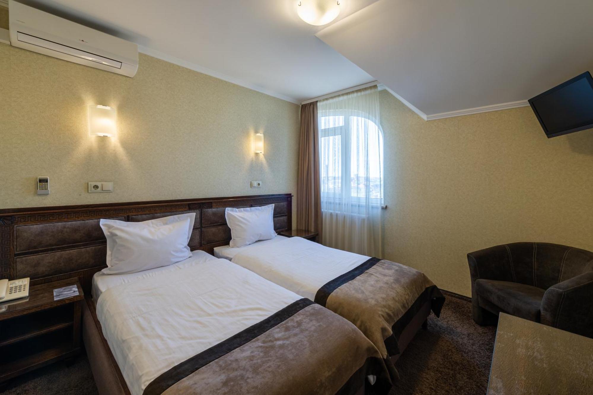 Avalon Palace Tarnopol Zewnętrze zdjęcie