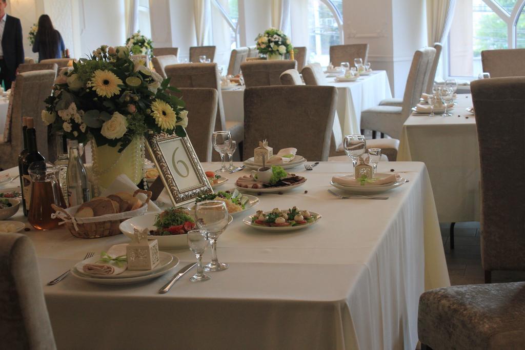 Avalon Palace Tarnopol Zewnętrze zdjęcie
